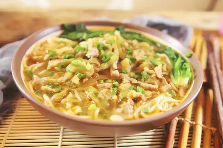 吃了这碗榨菜肉丝面,瞬间幸福感满满,暖心暖胃立冬必备