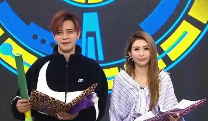 蝴蝶姐姐简恺乐父母求转运点灯祈福蝴蝶姐姐罗志祥道歉后现状