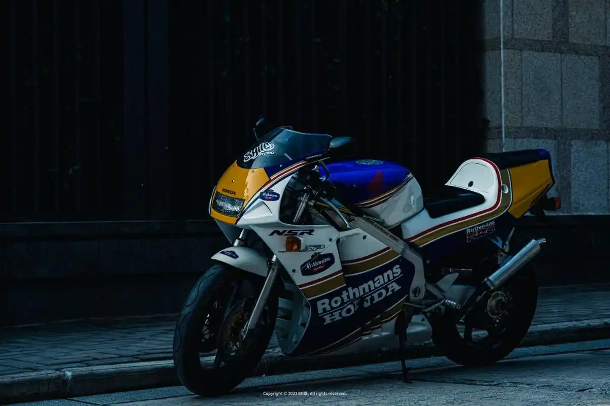 本田nsr250 | 华仔烈火战车同款 虽然不是机车佬02但nsr250还是蛮