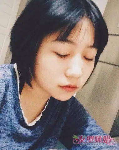 女生碎发刘海包脸短发发型