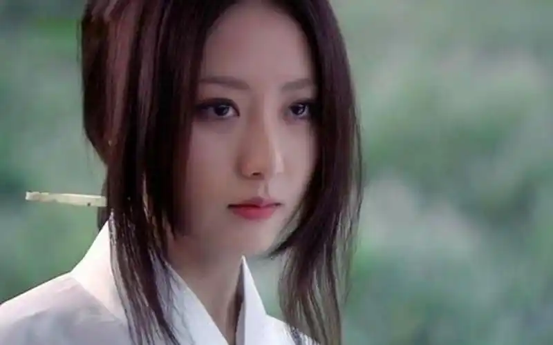 金莎演唱的一首星月神话甜美的嗓音真是感动了很多歌迷