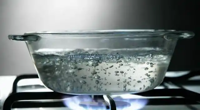 液体沸腾的两个条件是:温度达到沸点,继续吸收热量.