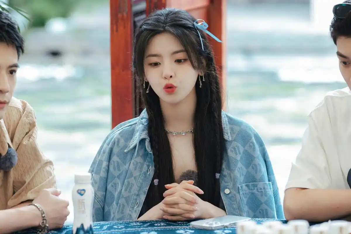 杨超越高清壁纸头像(六十四)[温暖]