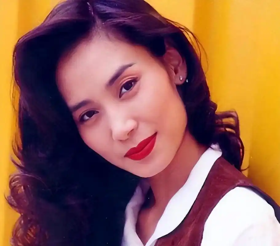 邝美云:从贫民窟女孩到香港女富豪,她说,女人的贵人是自己