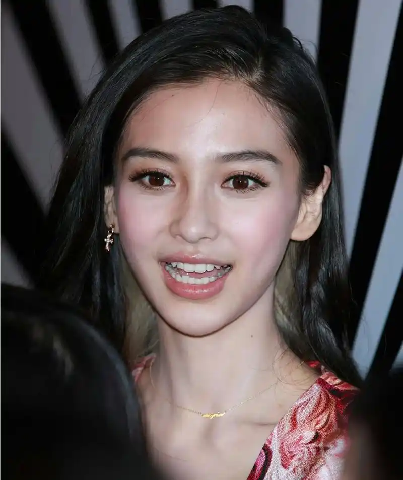 angela baby杨颖# baby的高清怼脸生图,颜值都没崩,脸在江山在!