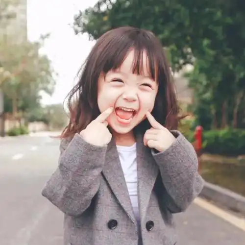 每天笑一笑,可能会快乐一点