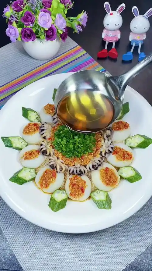 美食摆盘#蒜香墨鱼仔一清二白