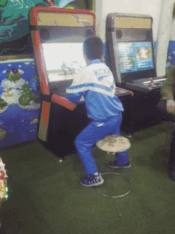 玩游戏gif小学生gif搞笑gif兴奋gif