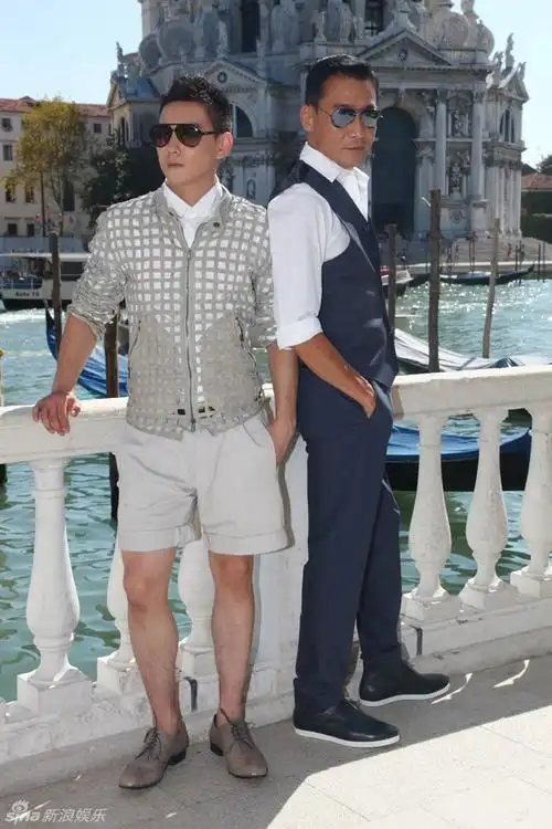 组图:《太极》梁家辉袁晓超威尼斯黑超写真_高清图集_新浪网