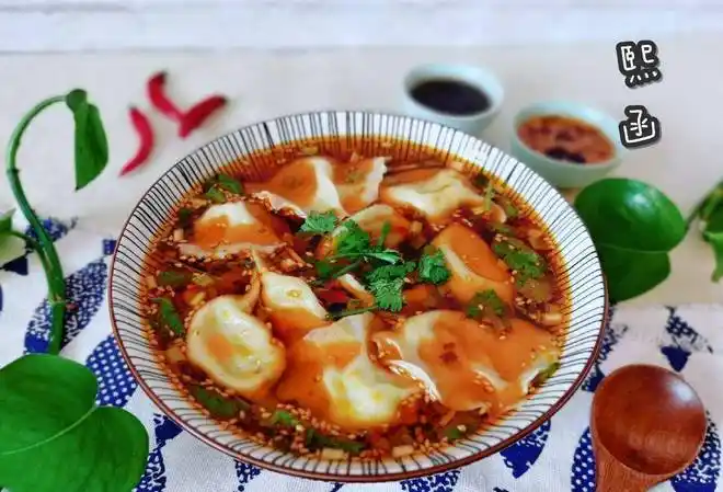 酸汤水饺好吃,汤底调配很关键,这样做酸辣鲜香,天冷吃过瘾