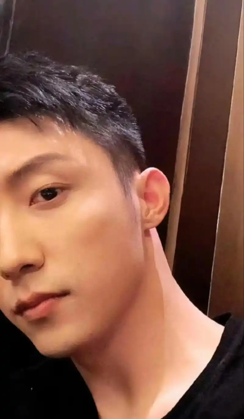 一些早期自拍#黄景瑜 #生图 - 抖音