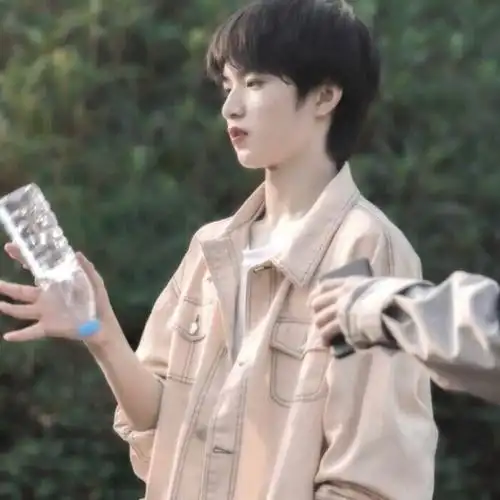 tnt刘耀文头像都拼了命想要伸手抓住未来的光亮