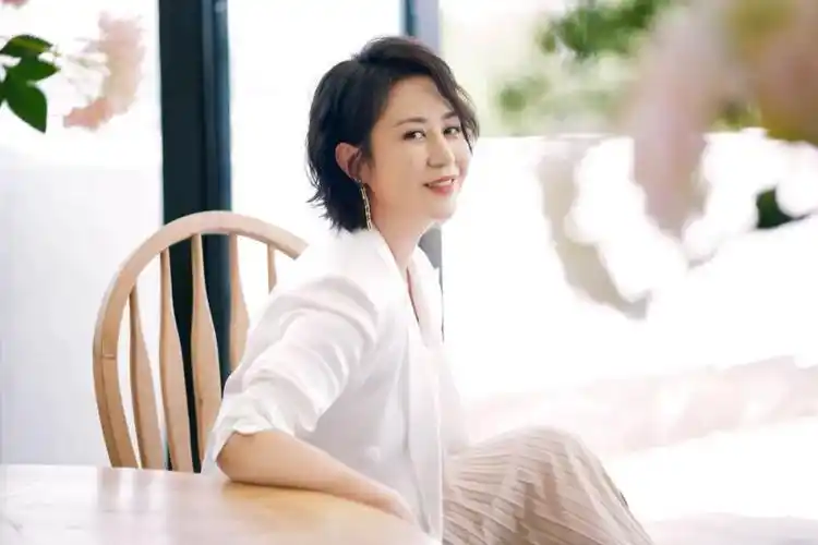 马丽当一个喜剧女演员成为母亲