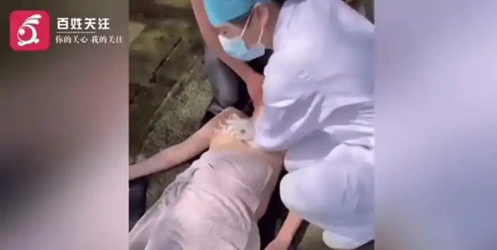 记者联系到该潜水项目负责人,其表示溺水女子未听取现场教练劝阻,擅自