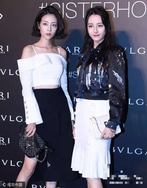 迪丽热巴vs李溪芮,这一波闺蜜同框画面颜值无敌了! / 比乐族