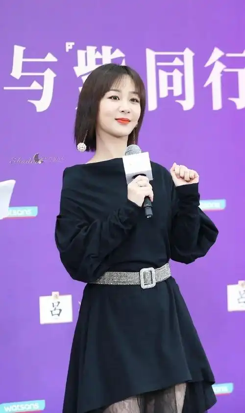 杨紫壁纸:梦幻高级仙气飘飘的美照,杨紫是童话世界里的公主吧?