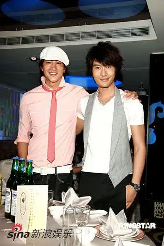 图文泡沫之夏杀青酒会何润东和黄晓明