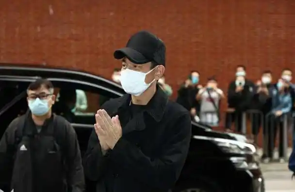 3月7日下午,"金牌配角"吴孟达的告别仪式在香港红磡世界殡仪馆举行.