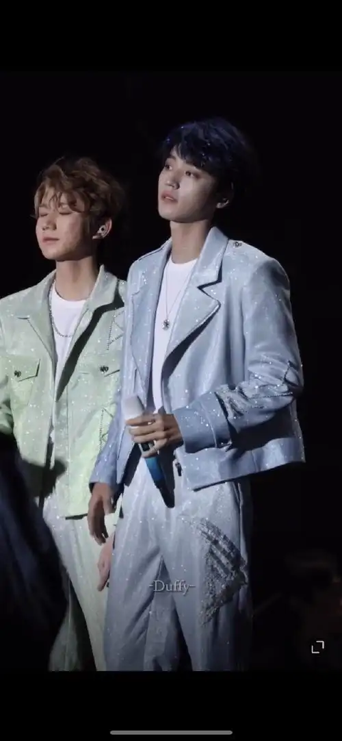 被王俊凯艳压是王源的宿命我了解,原来稠四弯道超车超的是麻子颜值的