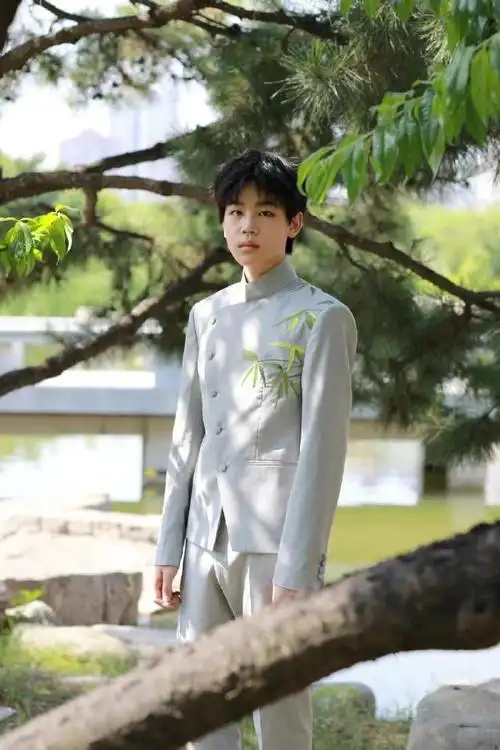 韩昊霖长大了##小范闲韩昊霖长大了