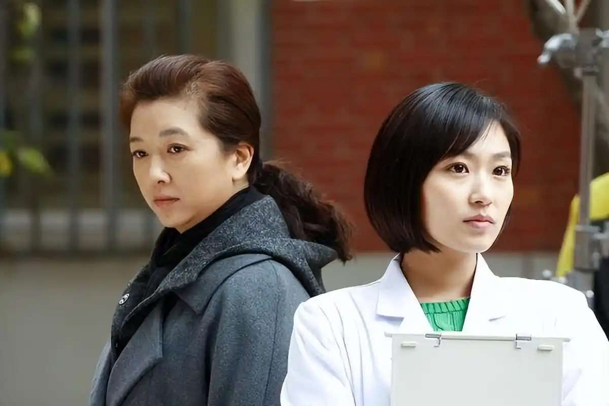 王志文江姗共同出演《人到四十》,剧中再续前缘,演绎中年生活!