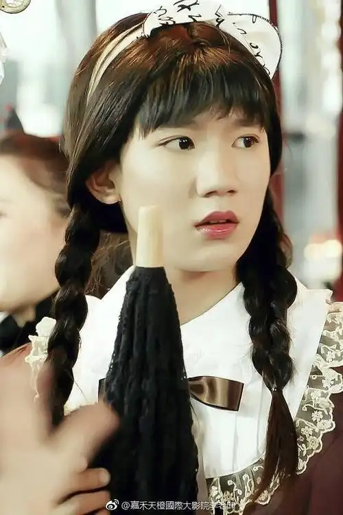 王源少年时代女装这段好好笑哦