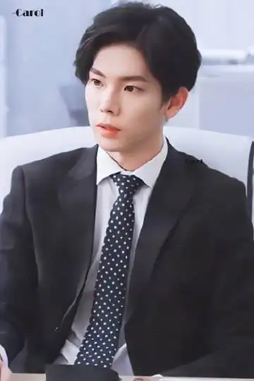 carol茶澹 杨宇腾超话#杨宇腾#  "换上一身帅气西装"   今晚直播不见