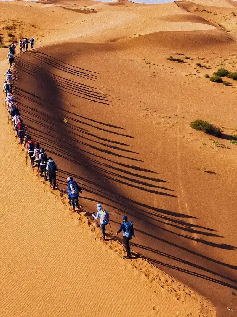 在腾格里沙漠徒步中终于找到了真正的自己