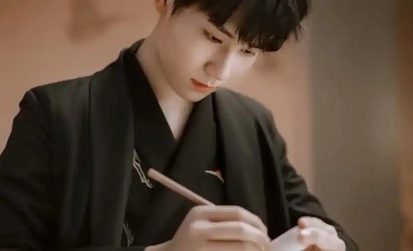 我的天,我真实的get张真源的帅了