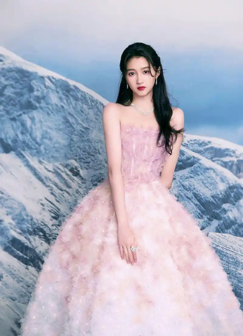 鹿晗关晓彤七夕日本相聚,矛盾原因分析 鹿晗和关晓彤在日本七夕相聚