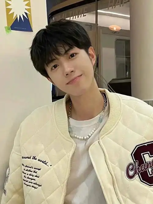 男生特别有少年感的发型