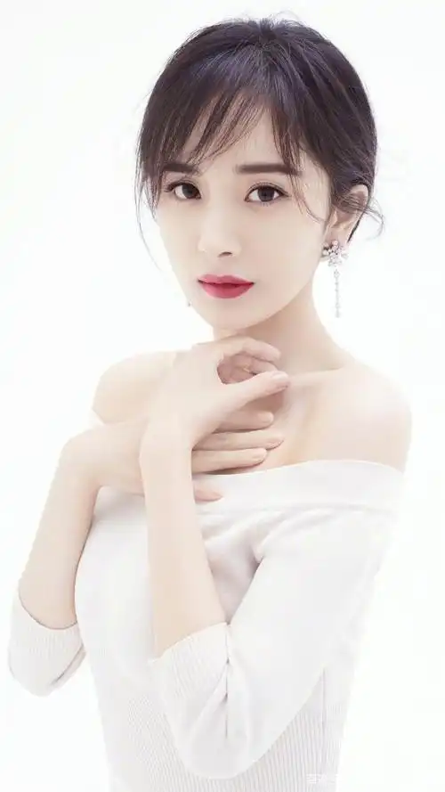 杨幂美照,颜值高身材好,时尚的标杆,不但显气质,而且显档次