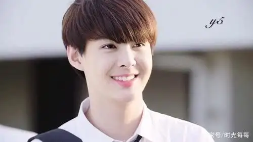 颜值很可的小鲜肉:黄明明