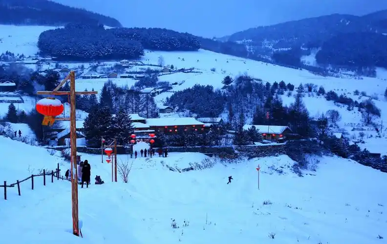 12.9拍摄于吉林省临江市花山镇珍珠门村)