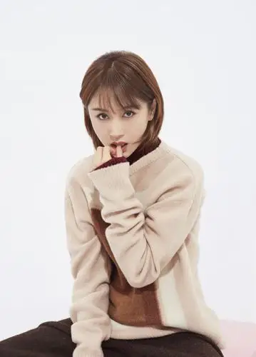 打开凤凰新闻,查看更多高清图片王子文或恬淡娴雅,或浓郁凛冽,每一个