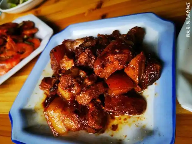 真正的安吉农家菜在这里.有吃又有玩.自己做的竹筒饭最香