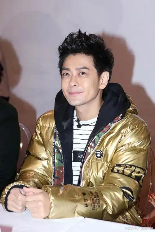 林志颖在社交媒体上晒出了儿子kimi的背影照是为了给儿子kimi庆生