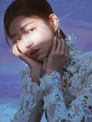 陈妍希侧颜别册封面好美一袭蝴蝶镂空裙效果灵巧动人