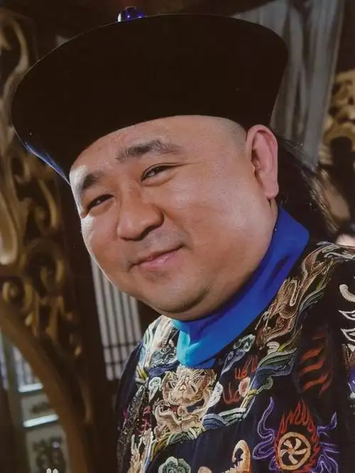 梁冠华:靠狄仁杰走红,因肥胖而自卑,如今娶了女神为妻