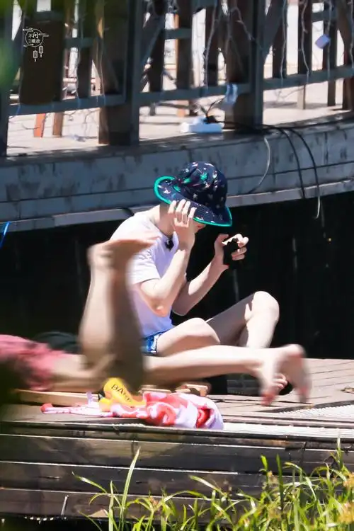 王一博夏日冲浪店录制图源见水印