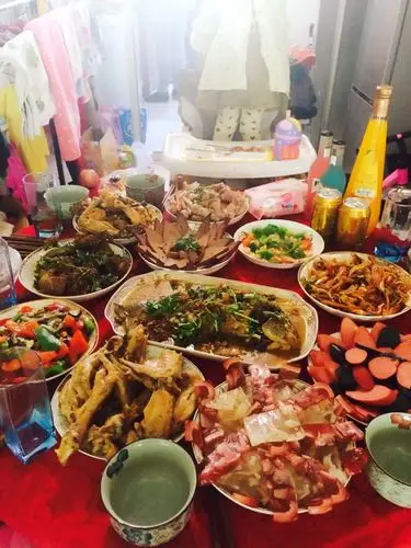 晒晒在婆家过年的团圆饭菜.