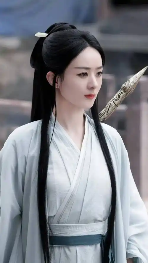 作为90后,我最开始知道赵丽颖是从《花千骨》开始的,总是会把她和