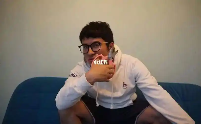 何小疯配音伍六七或者柒