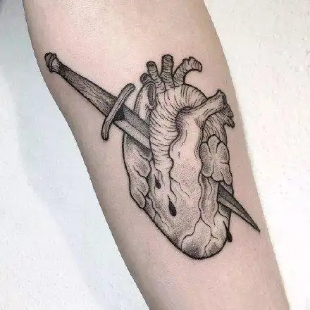 一组有创意的心脏纹身图案(2/9)
