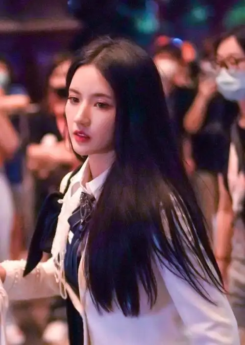 是官方门面舞担刘些宁啊