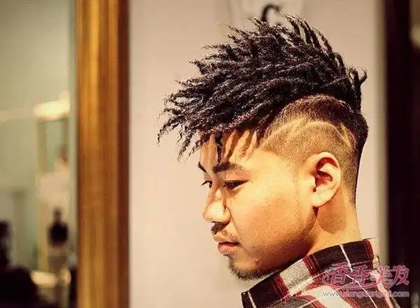 脏辫编发太耗时试试锡纸烫脏辫 男生个性锡纸烫脏辫回头率爆表