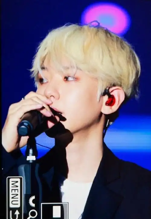 边伯贤bambi初舞台