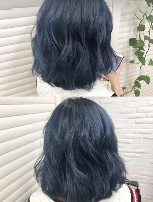 6,带点梦幻效果的蓝黑色头发,与齐肩的短烫发搭配一起,从背后看去真的