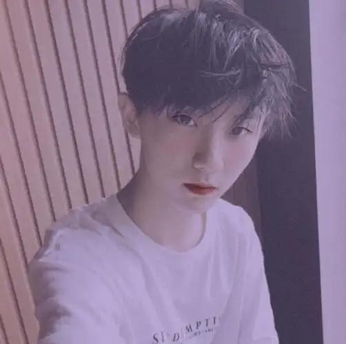 马嘉祺滤镜头像,抱图dd呢.