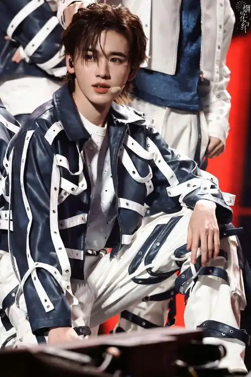 宋亚轩楼外楼演唱会